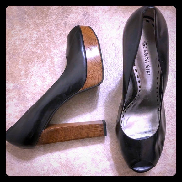 Black Gianni Bini Black Peep Toe Heels - Picture 1 of 3